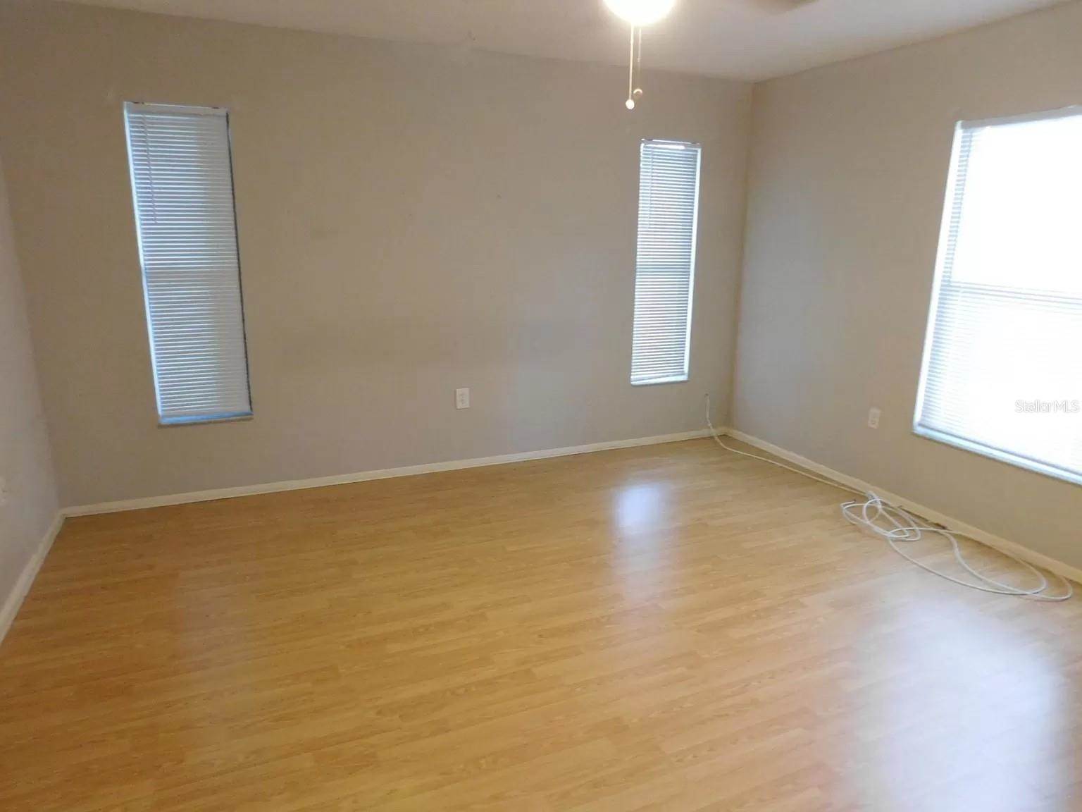 902 Plum Tree Lane, Sarasota, FL 34243