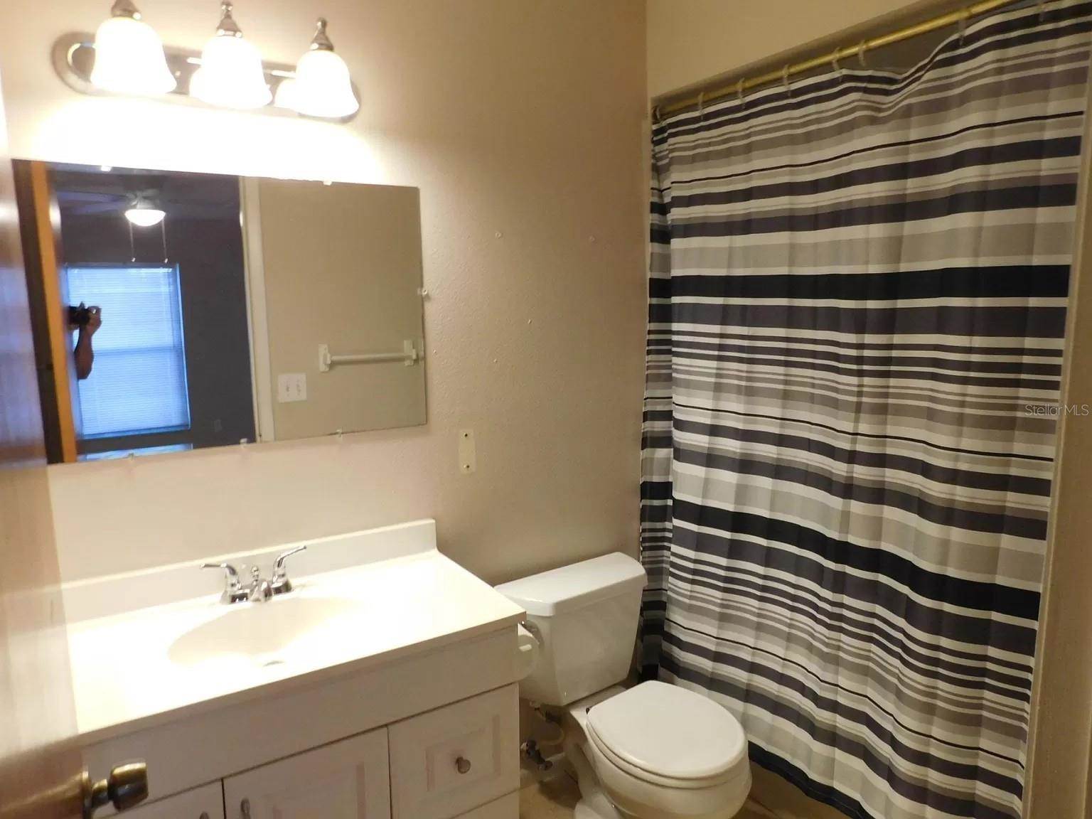 902 Plum Tree Lane, Sarasota, FL 34243