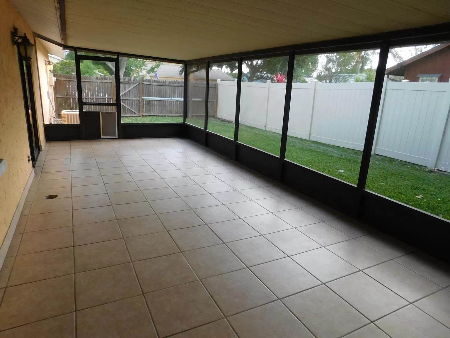 902 Plum Tree Lane, Sarasota, FL 34243