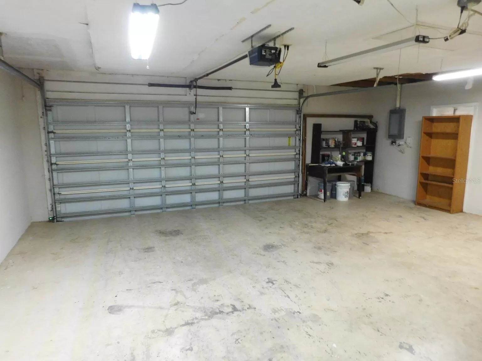 902 Plum Tree Lane, Sarasota, FL 34243