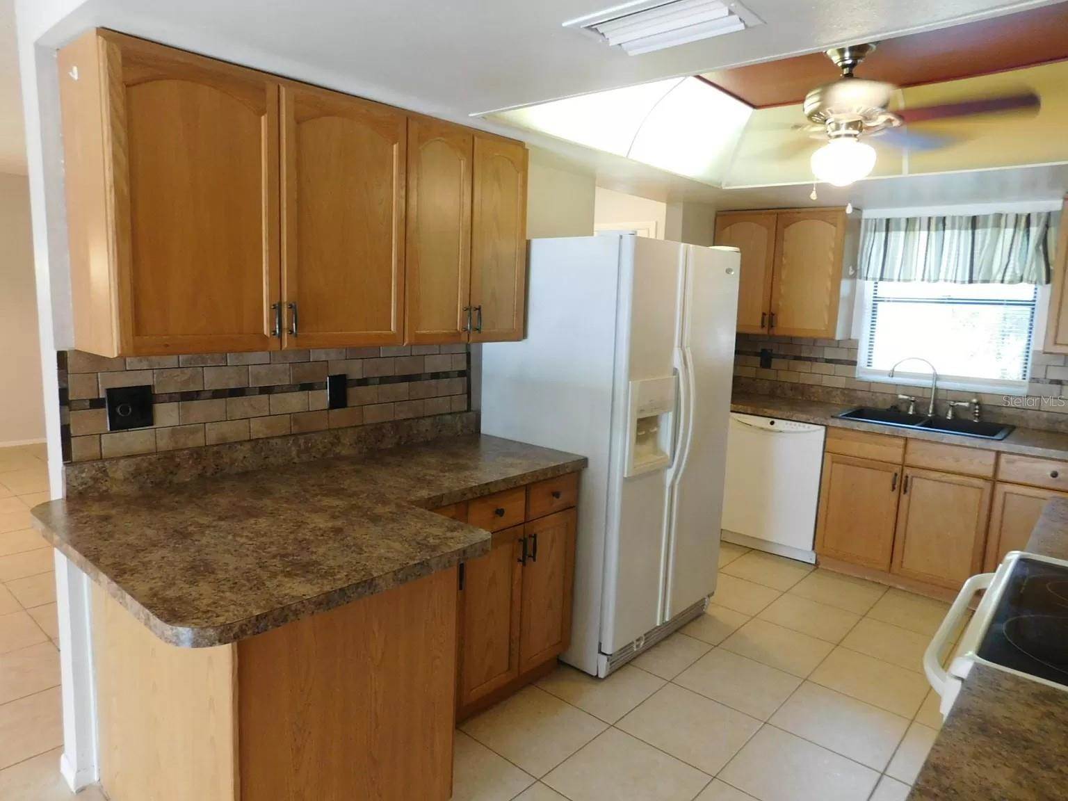 902 Plum Tree Lane, Sarasota, FL 34243