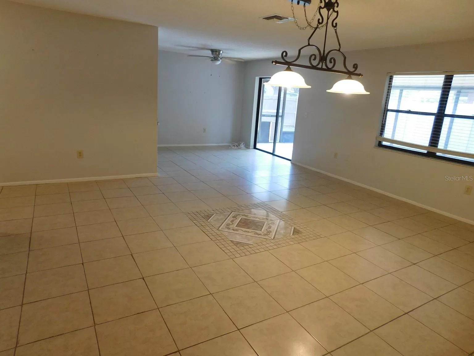 902 Plum Tree Lane, Sarasota, FL 34243