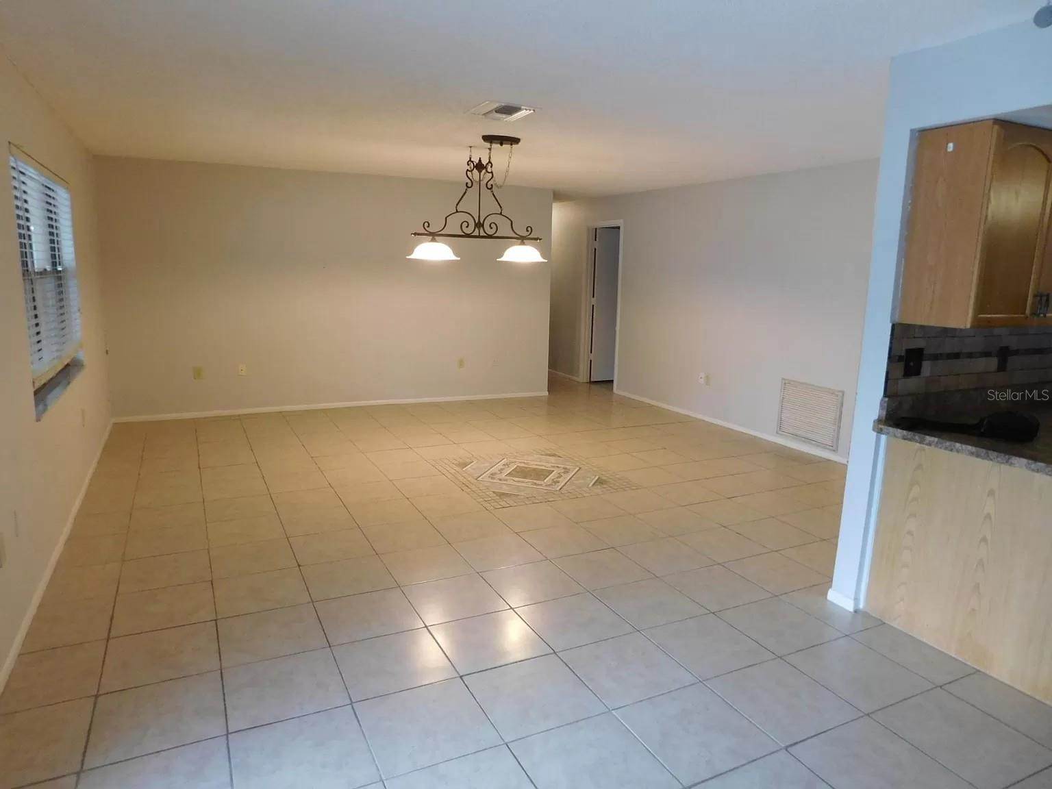 902 Plum Tree Lane, Sarasota, FL 34243