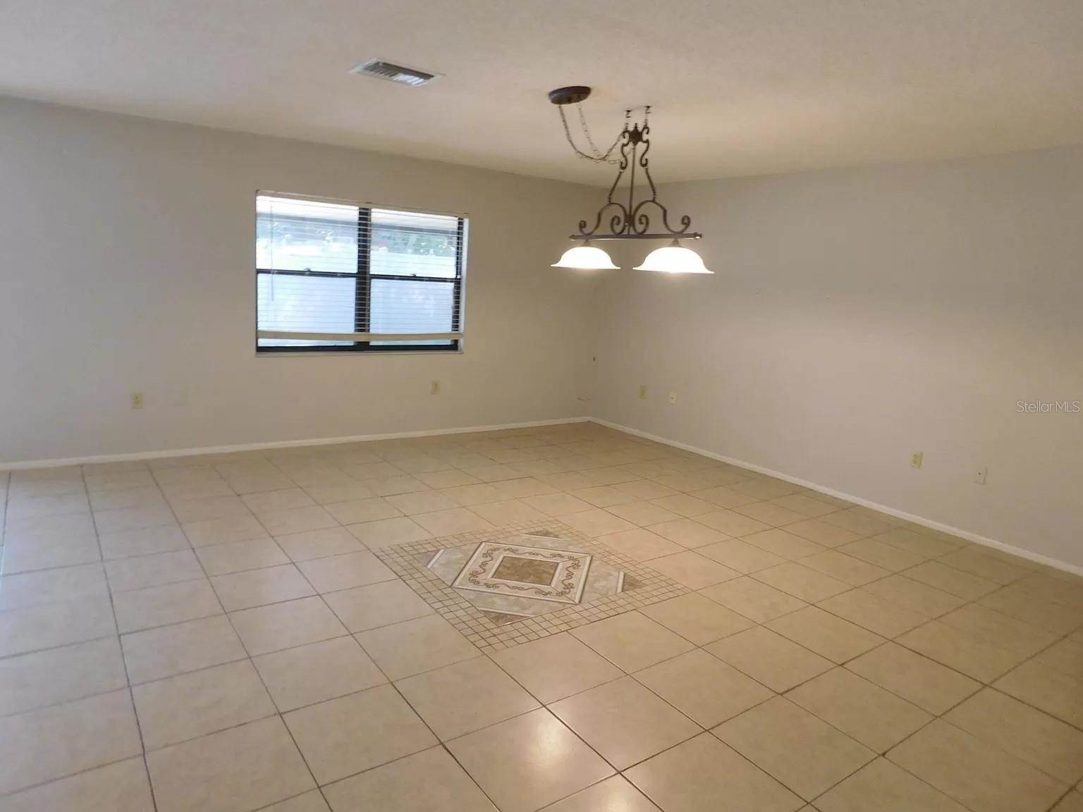 902 Plum Tree Lane, Sarasota, FL 34243