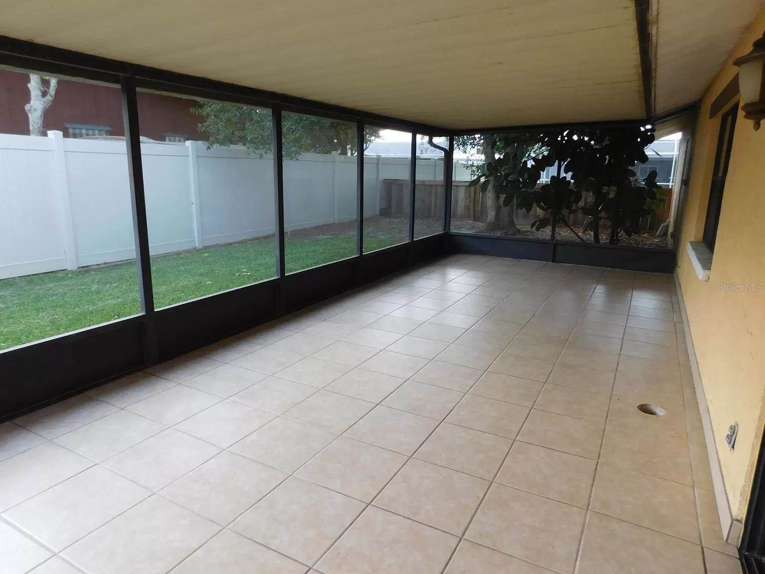 902 Plum Tree Lane, Sarasota, FL 34243