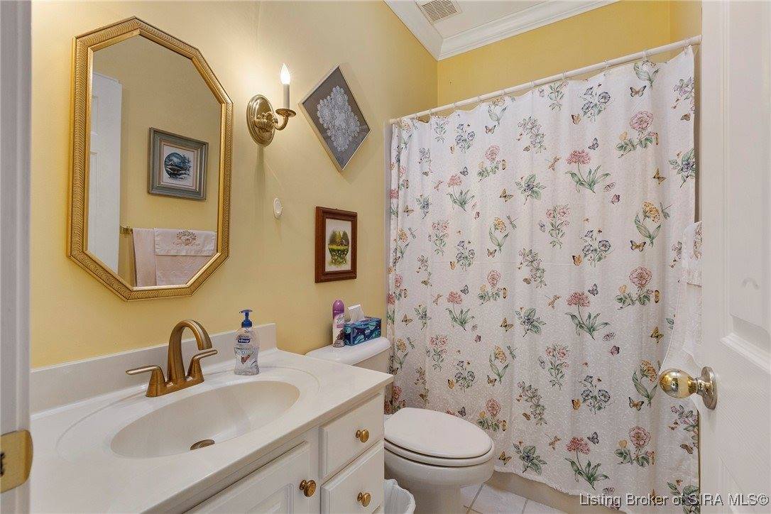 3046 Cobblers Crossing Road, New Albany, IN 47150