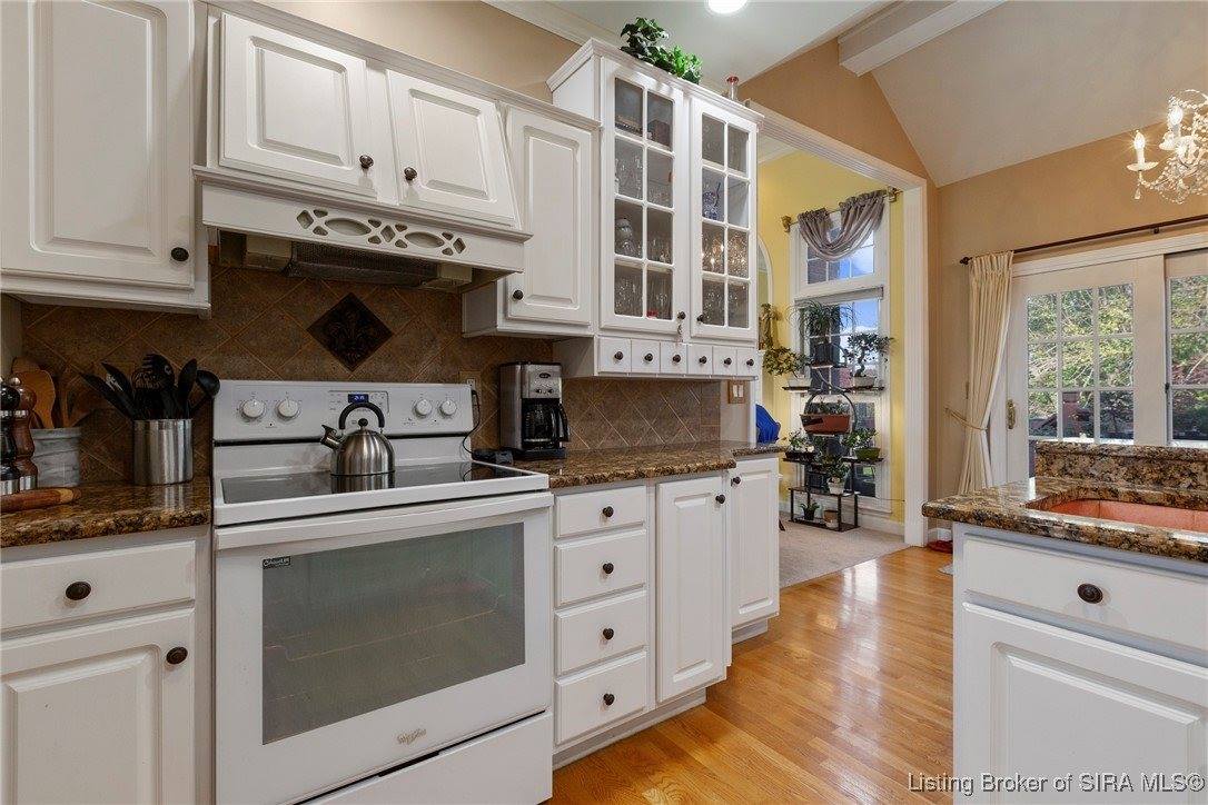 3046 Cobblers Crossing Road, New Albany, IN 47150