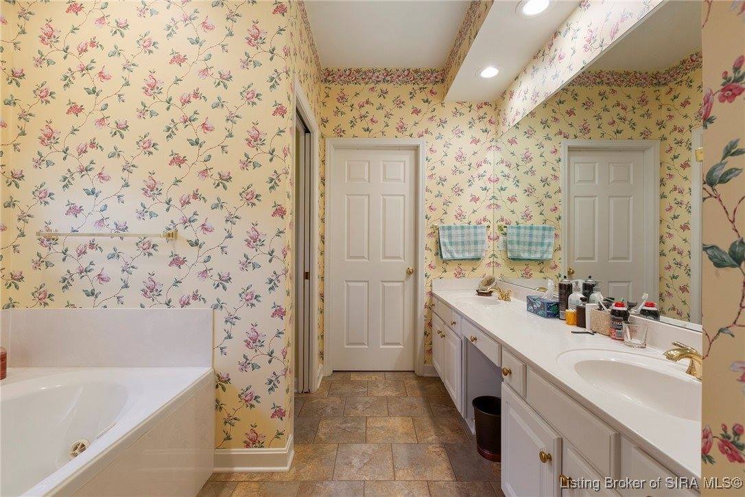 3046 Cobblers Crossing Road, New Albany, IN 47150