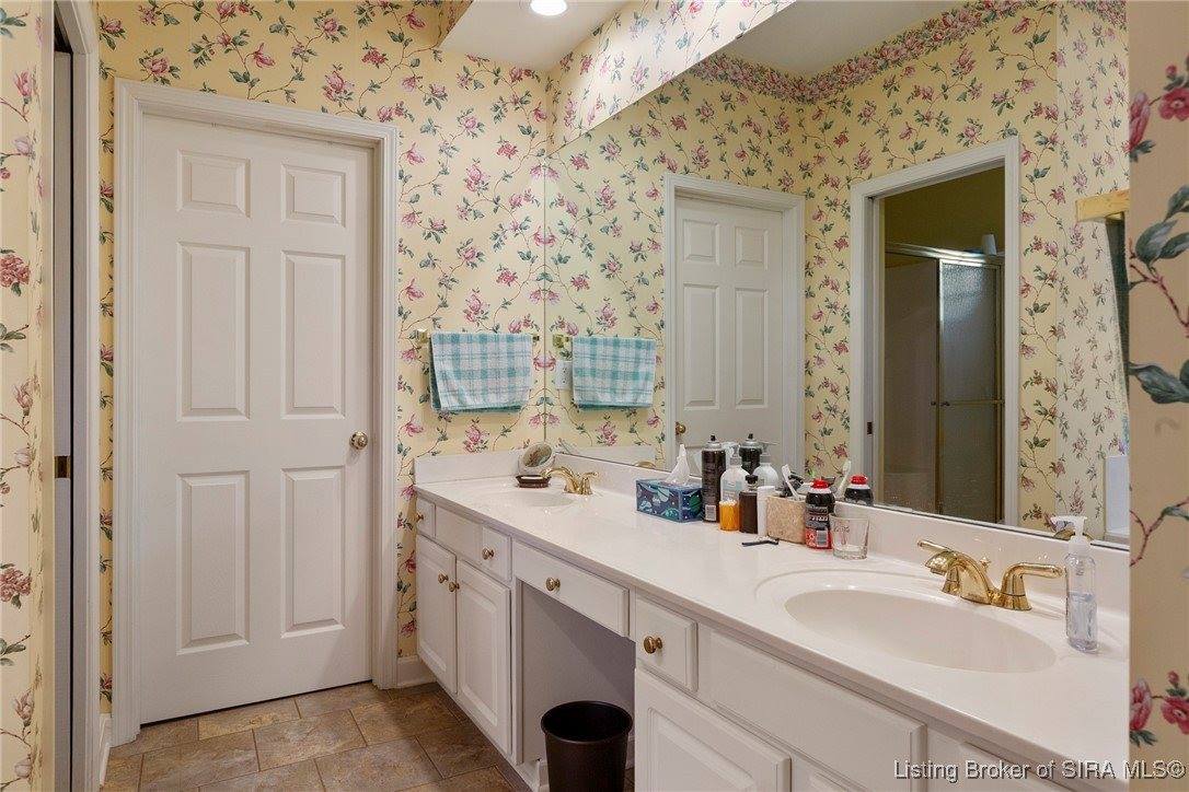 3046 Cobblers Crossing Road, New Albany, IN 47150