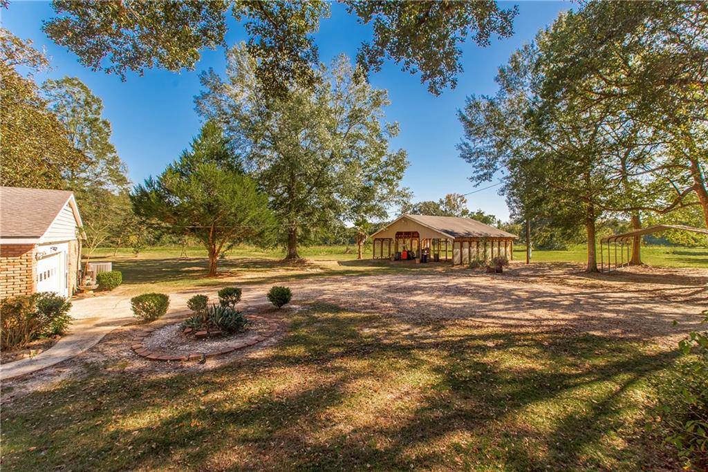 11458 LA-1075, Bogalusa, LA 70427