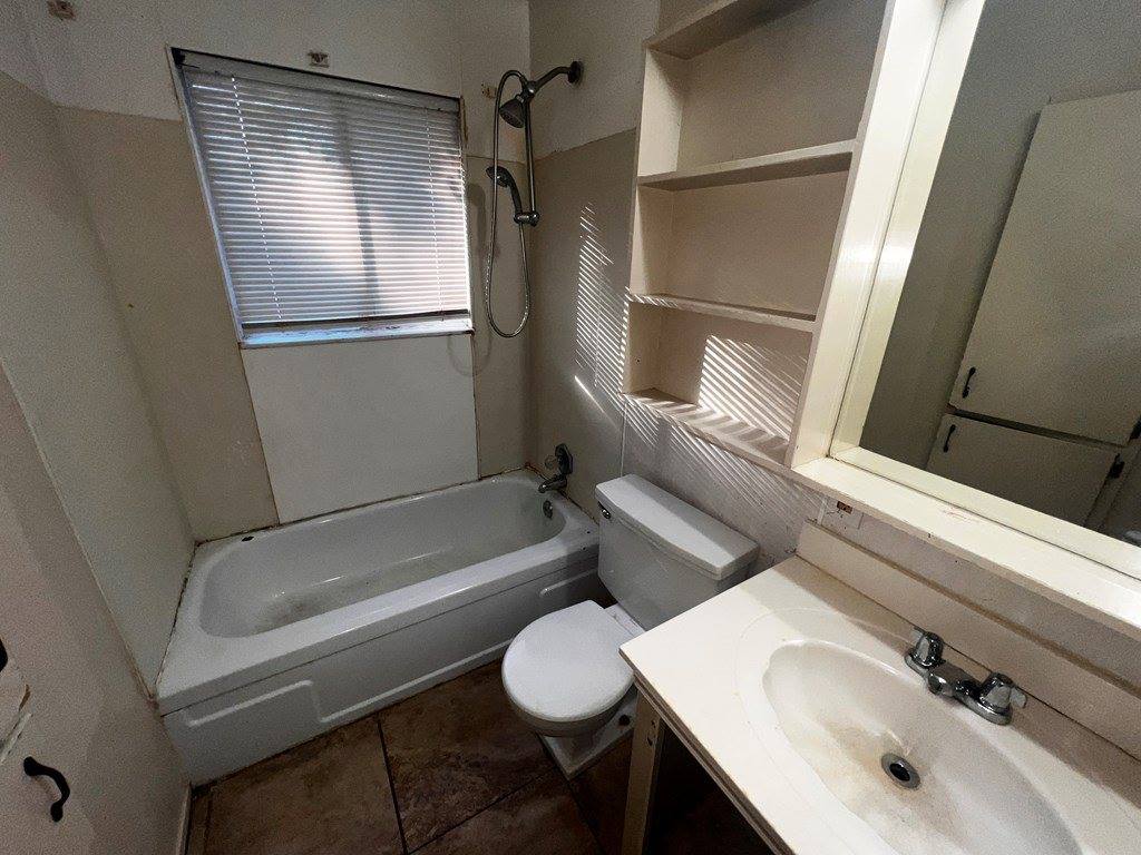 224 Shellwood, Wake Village, TX 75501