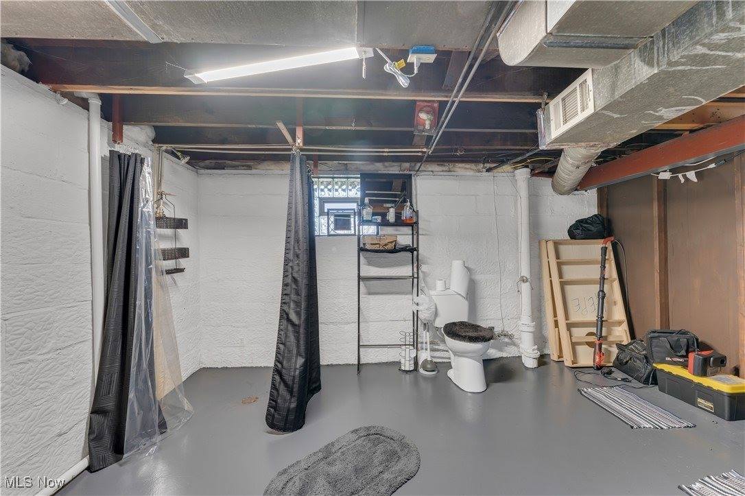 1452 Furnace Street, Mineral Ridge, OH 44440