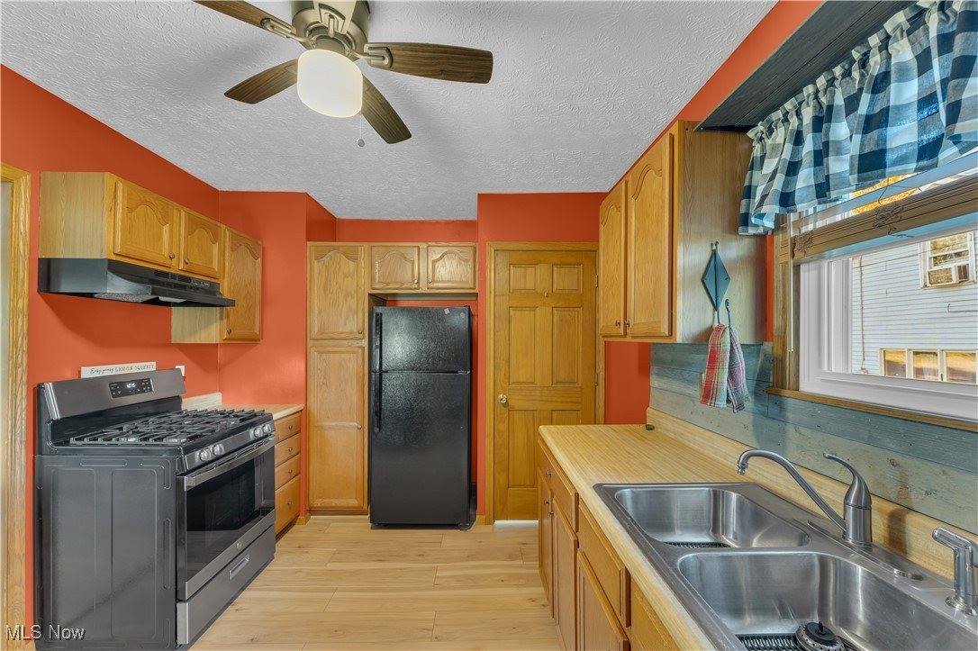 1452 Furnace Street, Mineral Ridge, OH 44440