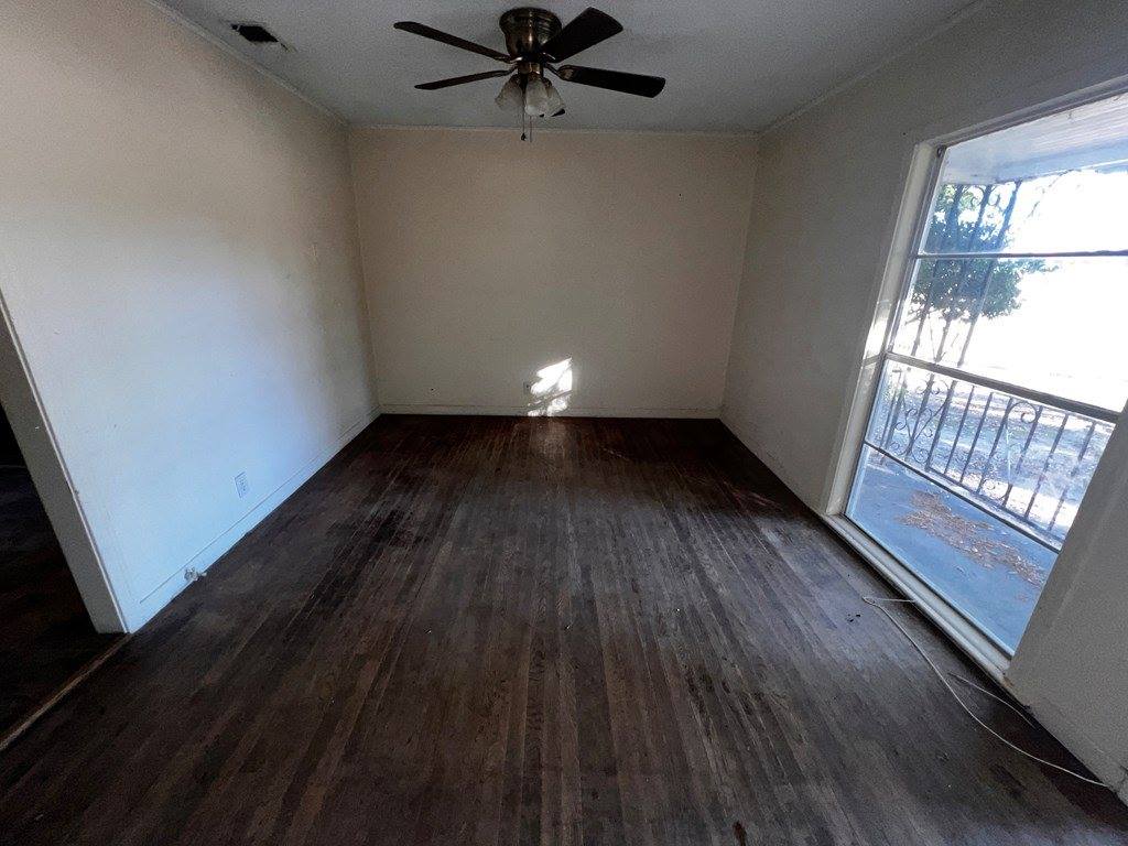 849 Singapore, Wake Village, TX 75501