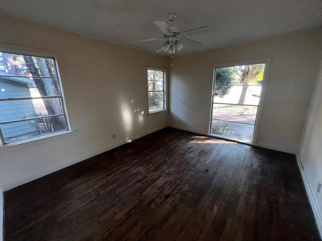 849 Singapore, Wake Village, TX 75501