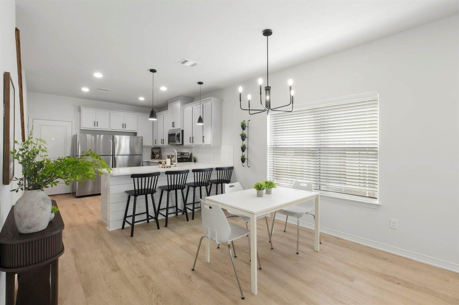 240 Richards Street, College Station, TX 77840