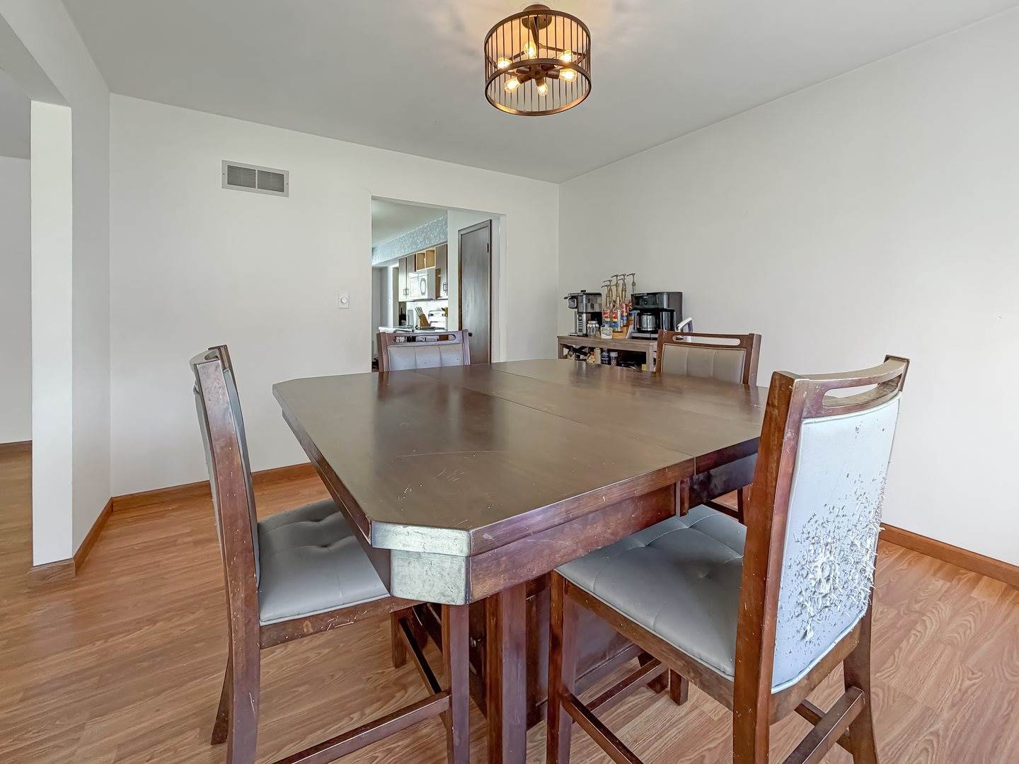 1353 Carriage Hill Lane, Freeport, IL 61032