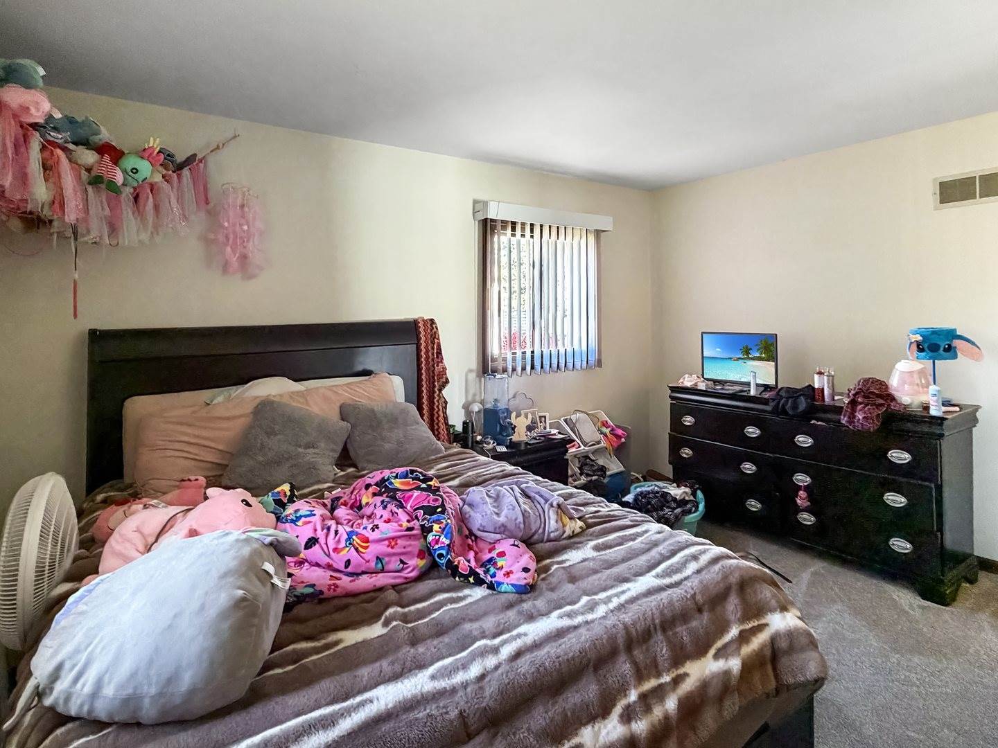 1353 Carriage Hill Lane, Freeport, IL 61032