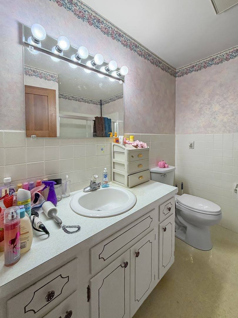 1353 Carriage Hill Lane, Freeport, IL 61032