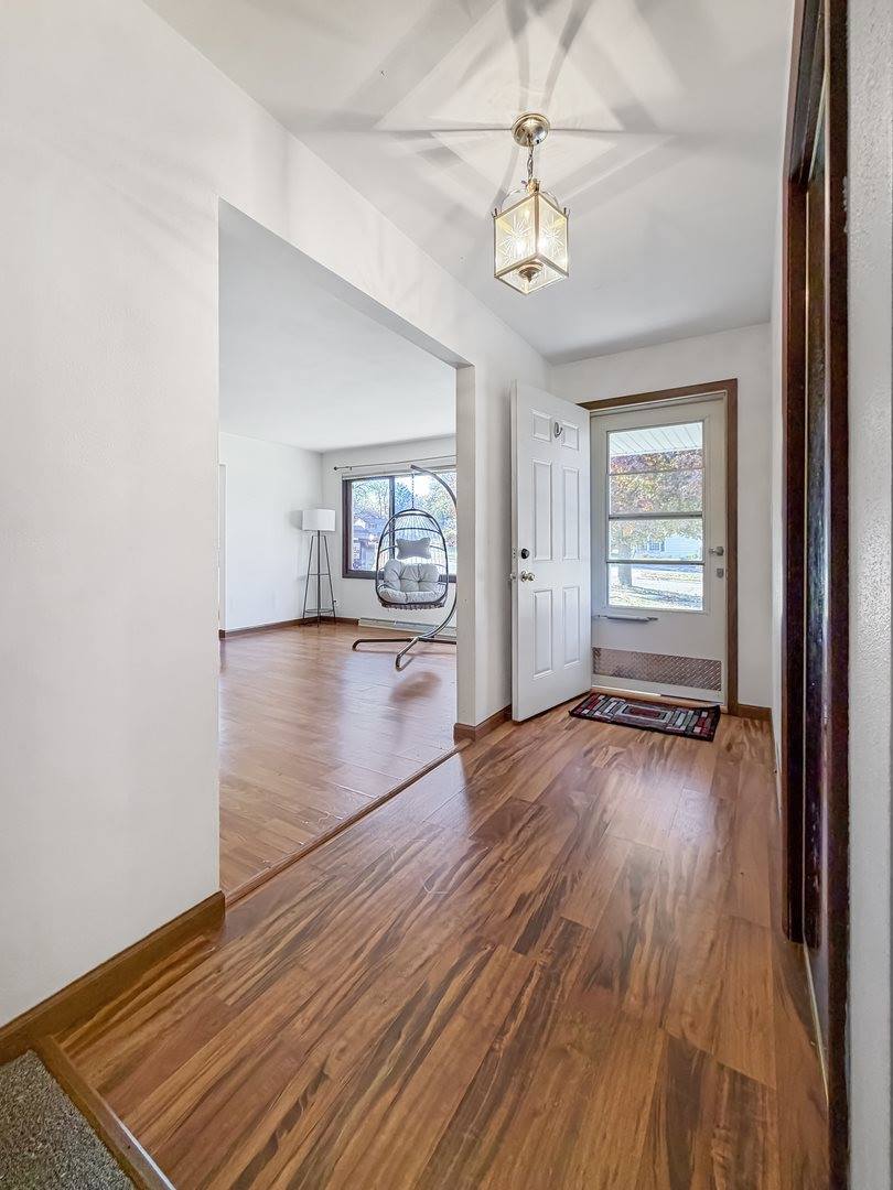 1353 Carriage Hill Lane, Freeport, IL 61032