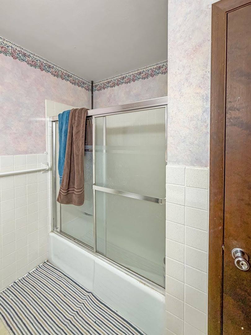 1353 Carriage Hill Lane, Freeport, IL 61032