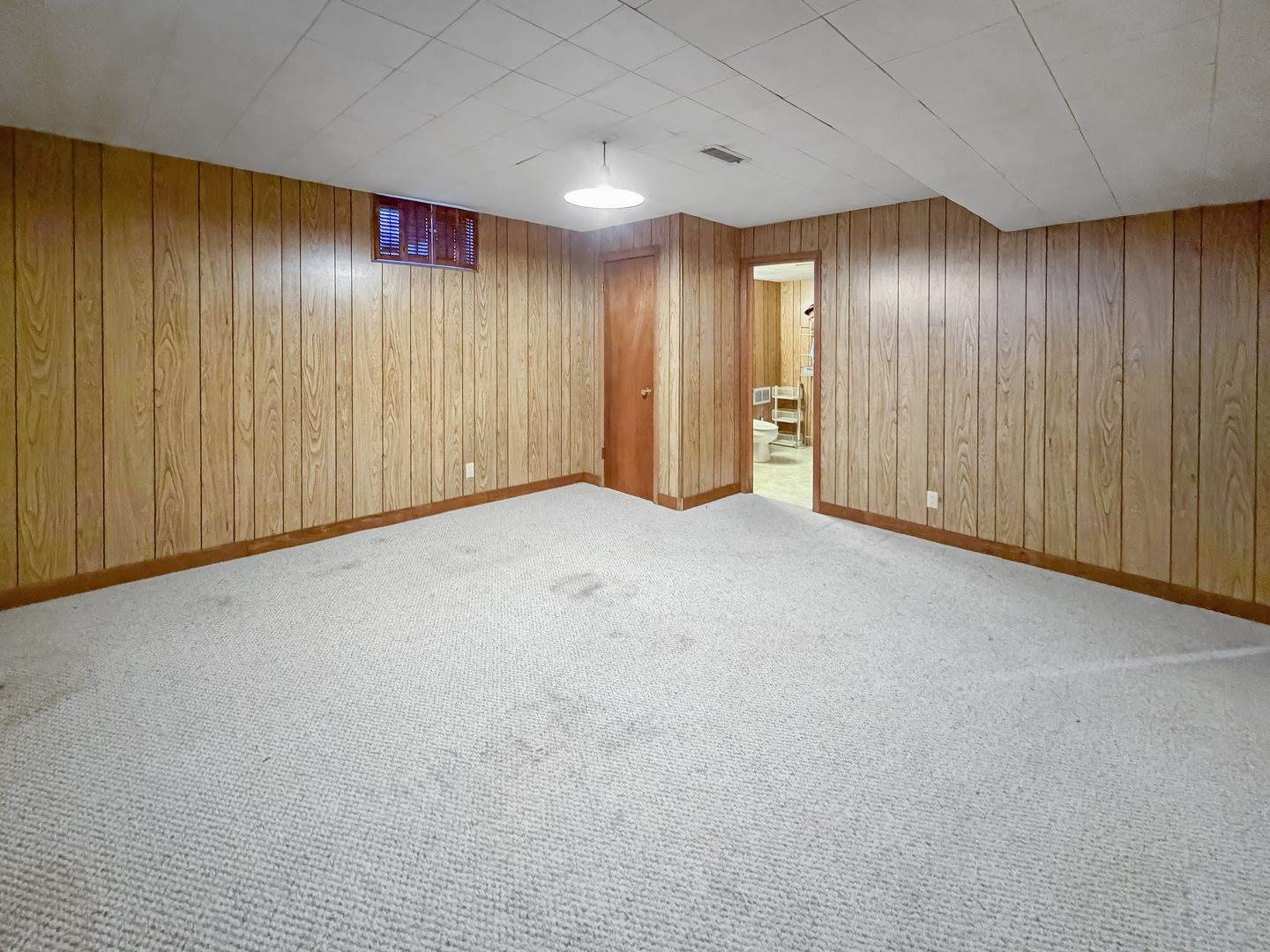 1353 Carriage Hill Lane, Freeport, IL 61032