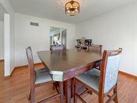 1353 Carriage Hill Lane, Freeport, IL 61032