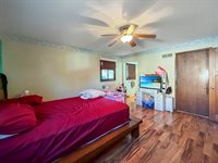 1353 Carriage Hill Lane, Freeport, IL 61032