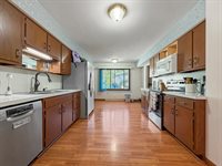 1353 Carriage Hill Lane, Freeport, IL 61032