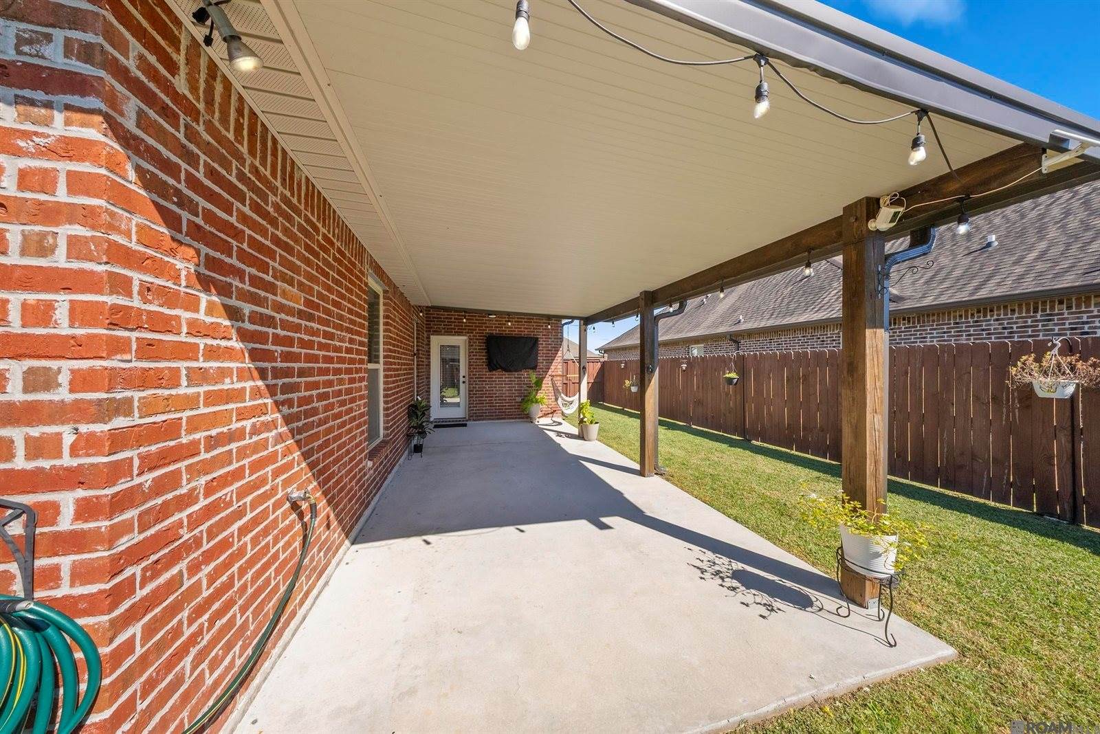 148 Red Maple Dr, Gray, LA 70359