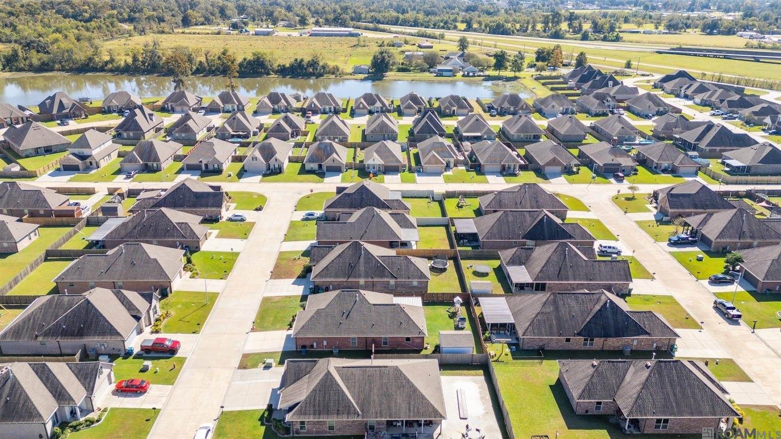 148 Red Maple Dr, Gray, LA 70359