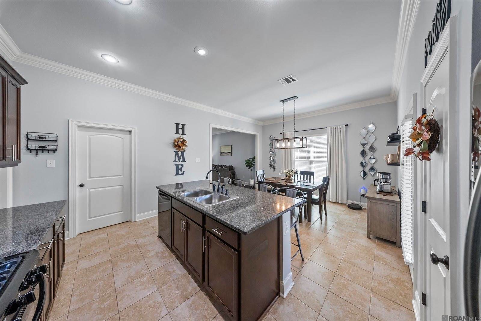 148 Red Maple Dr, Gray, LA 70359