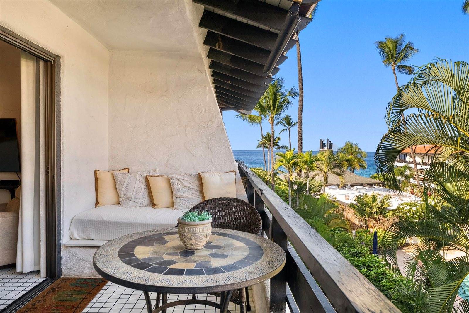 75-6082 Alii Dr, Kailua-Kona, HI 96740