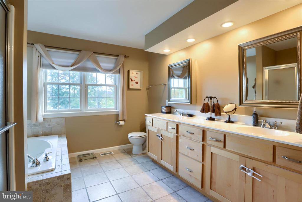 7059 Beaver Spring Road, Harrisburg, PA 17111