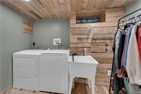 7435 Forest Hill Avenue, Poland, OH 44514