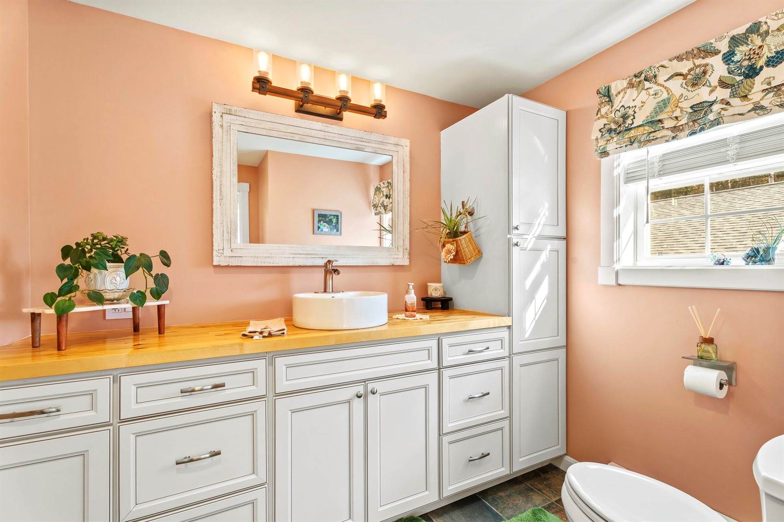 378 Cross Hill Road, Augusta, ME 04330