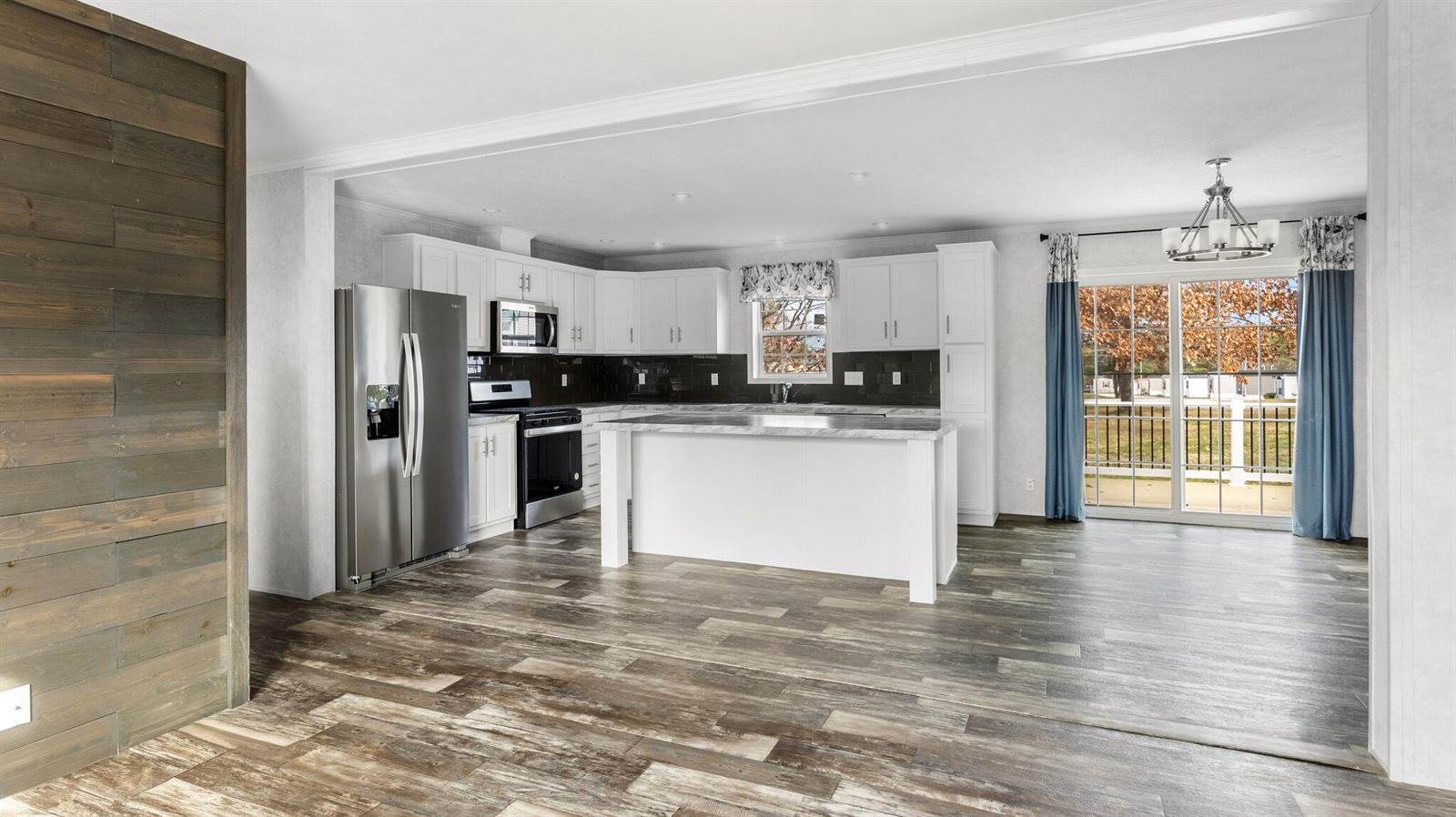 30 Main Road, Holden, ME 04429