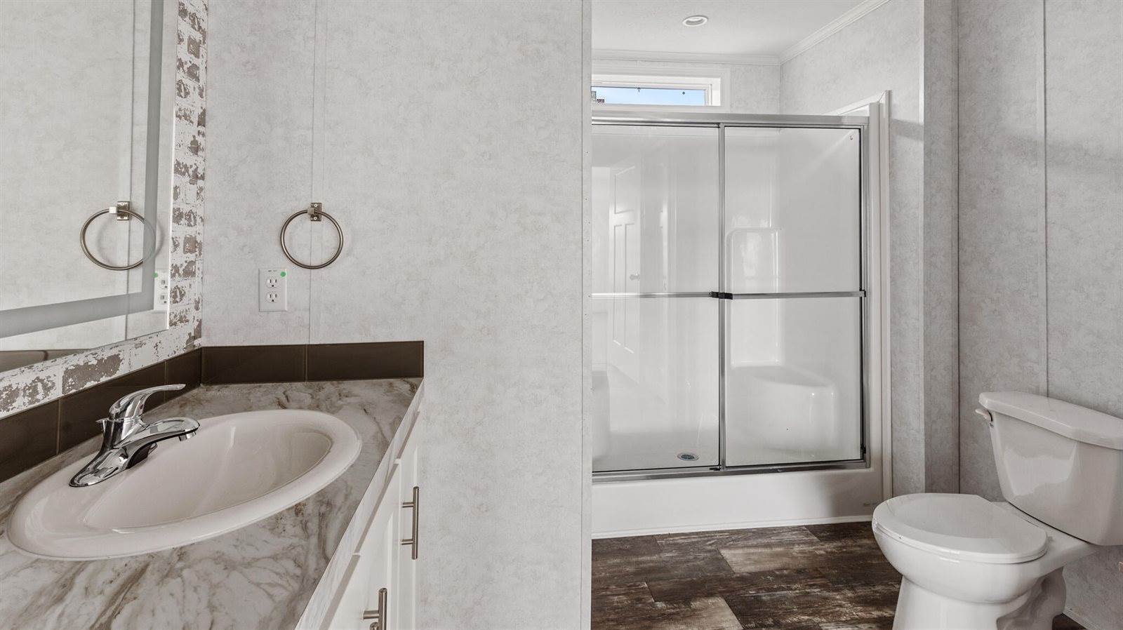 30 Main Road, Holden, ME 04429