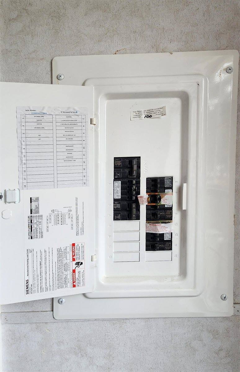 30 Main Road, Holden, ME 04429