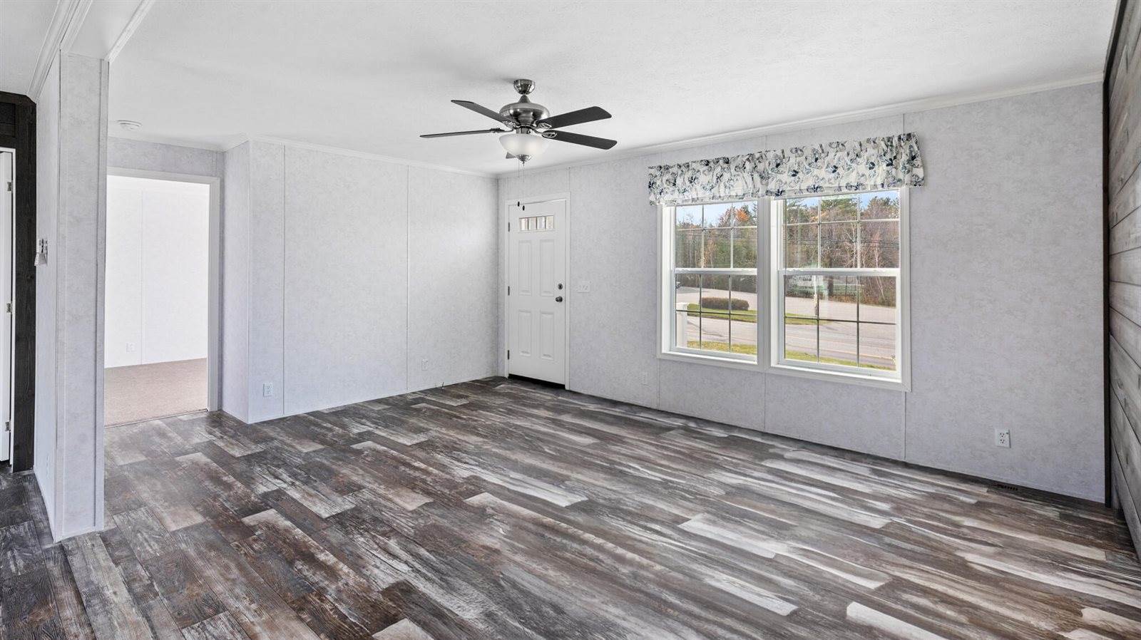 30 Main Road, Holden, ME 04429