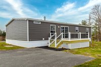 30 Main Road, Holden, ME 04429
