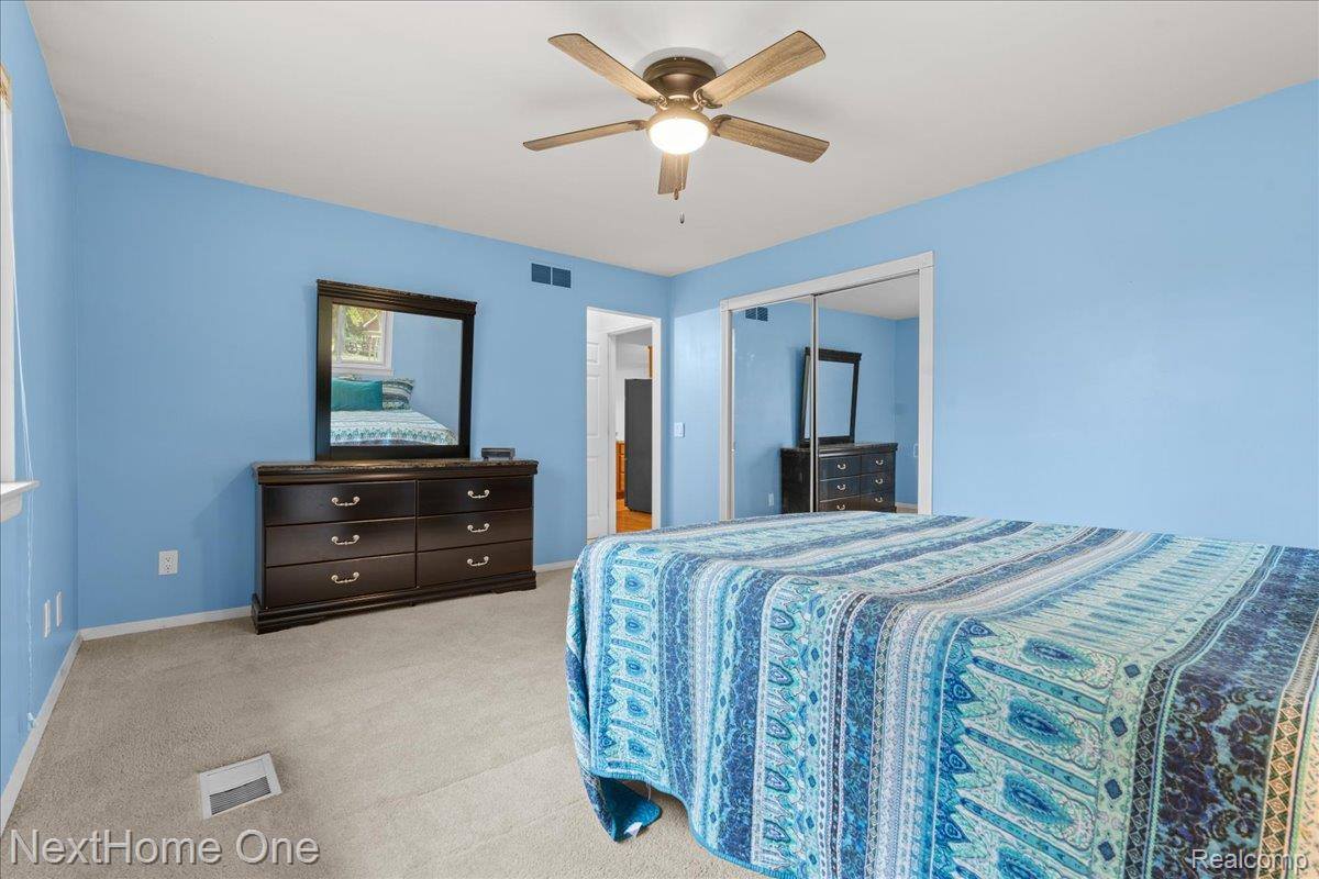 920 Del Sher Drive, BrightonCity_Livingston, MI 48114