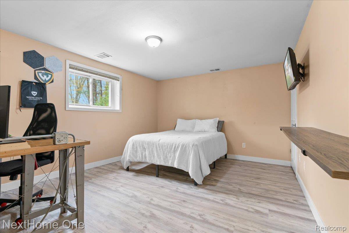 920 Del Sher Drive, BrightonCity_Livingston, MI 48114