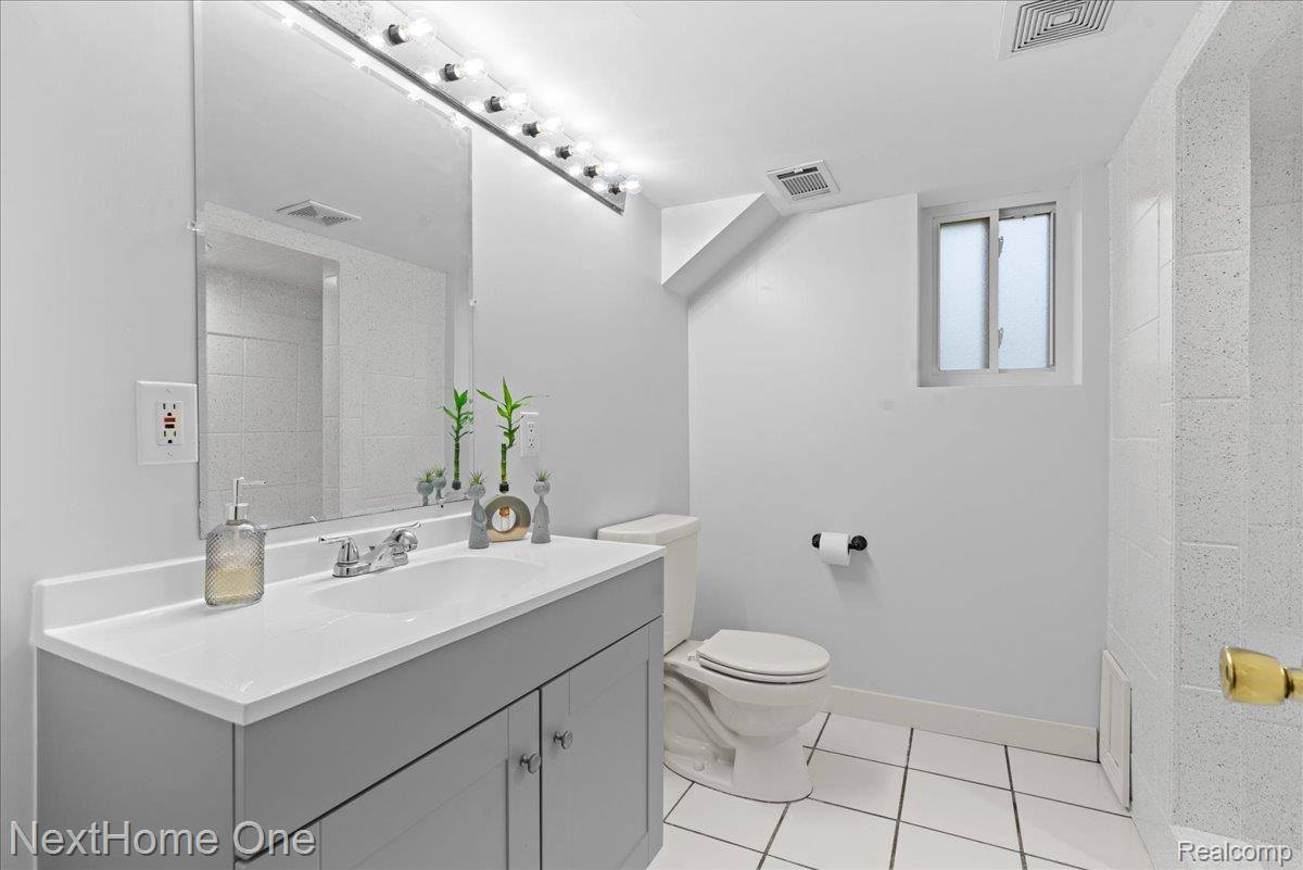 920 Del Sher Drive, BrightonCity_Livingston, MI 48114