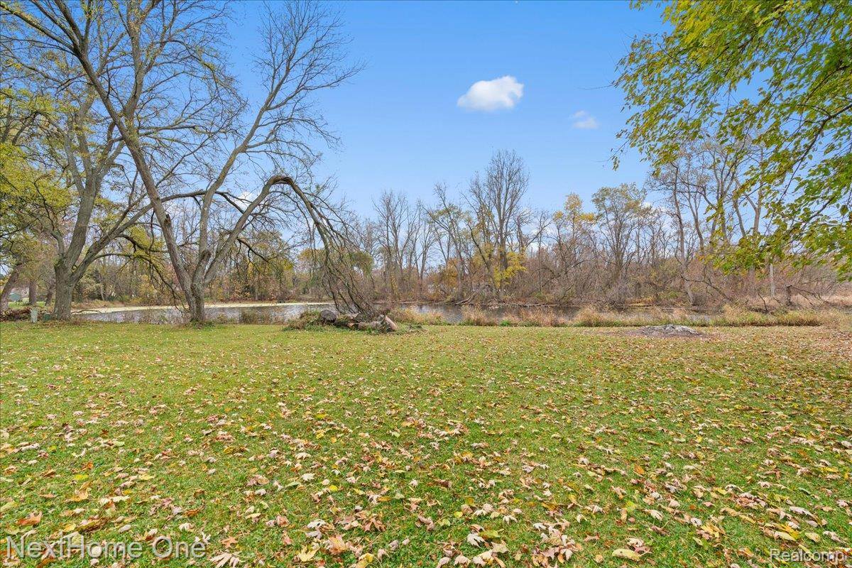 920 Del Sher Drive, BrightonCity_Livingston, MI 48114