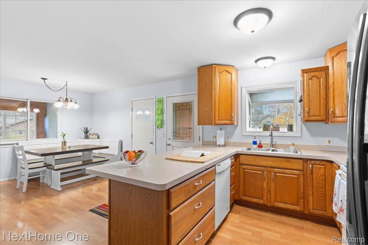 920 Del Sher Drive, BrightonCity_Livingston, MI 48114