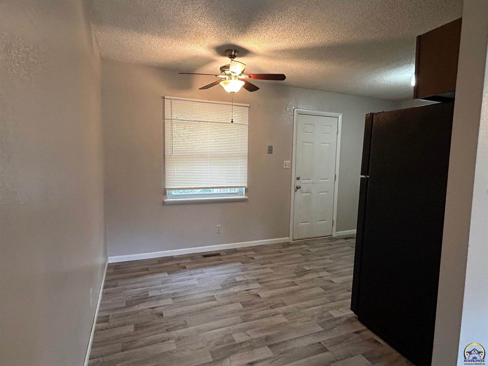 2412 SE Quincy CT, Topeka, KS 66605