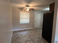 2412 SE Quincy CT, Topeka, KS 66605