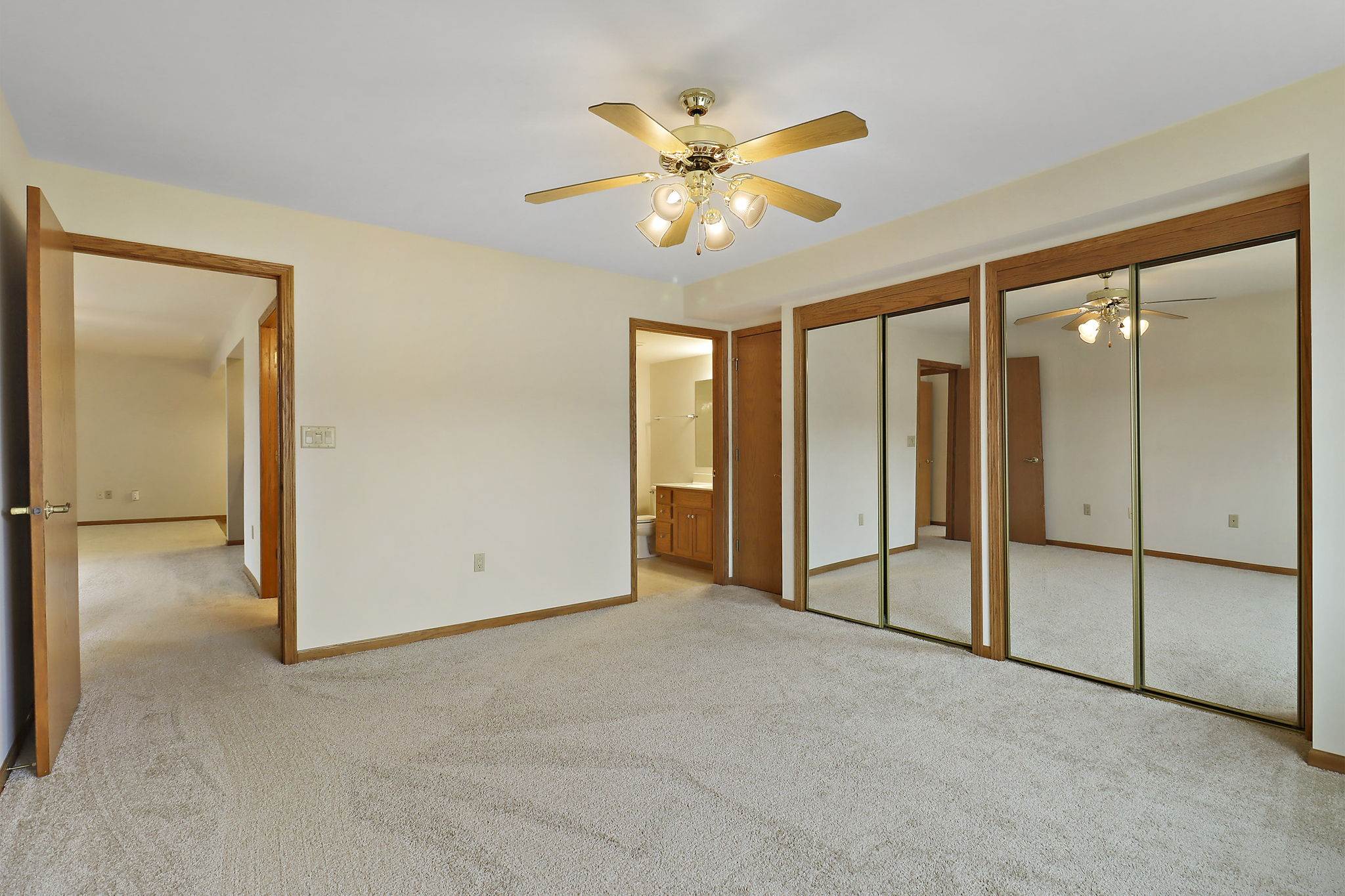 1256 Village Centre Dr, Kenosha, WI 53144