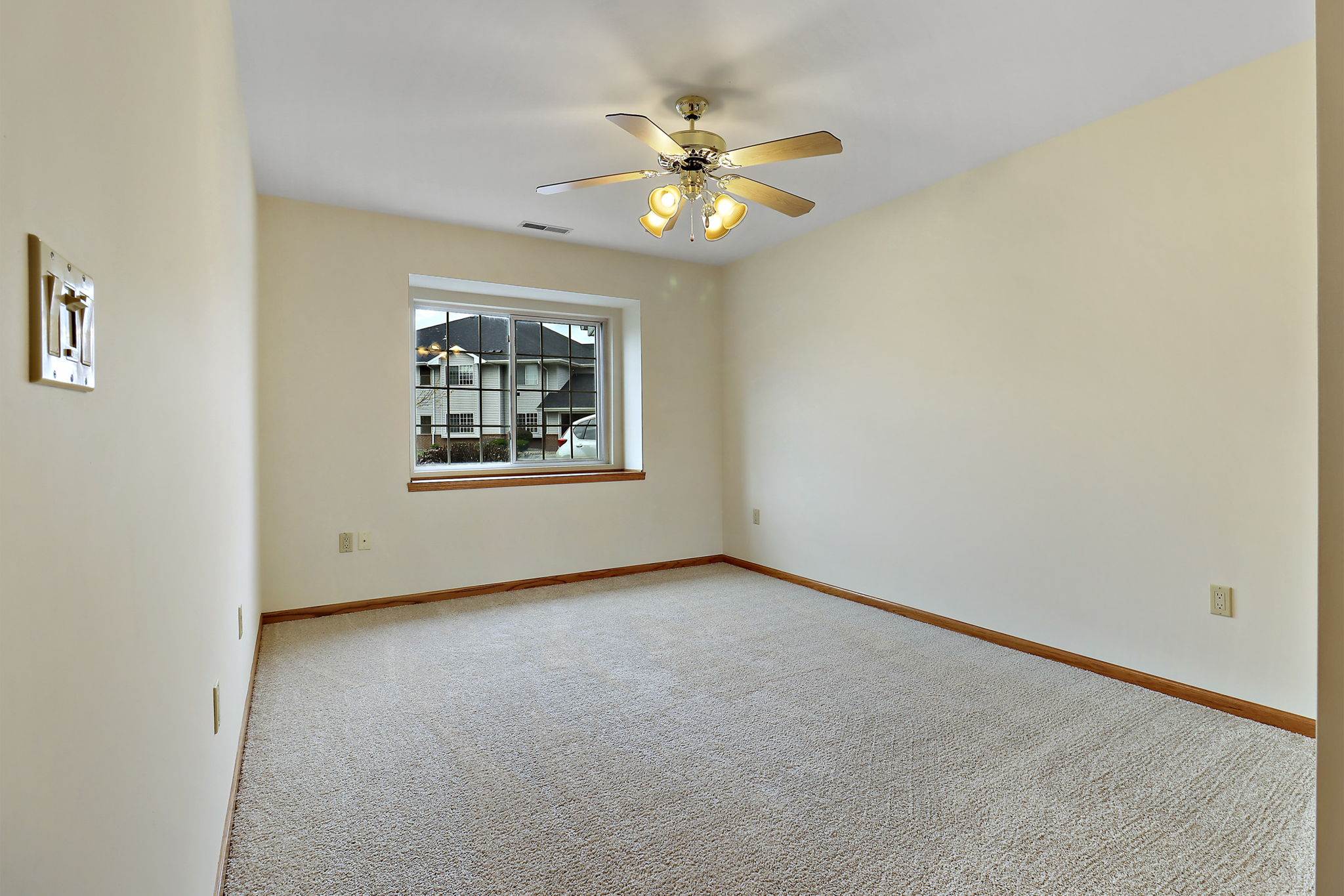 1256 Village Centre Dr, Kenosha, WI 53144